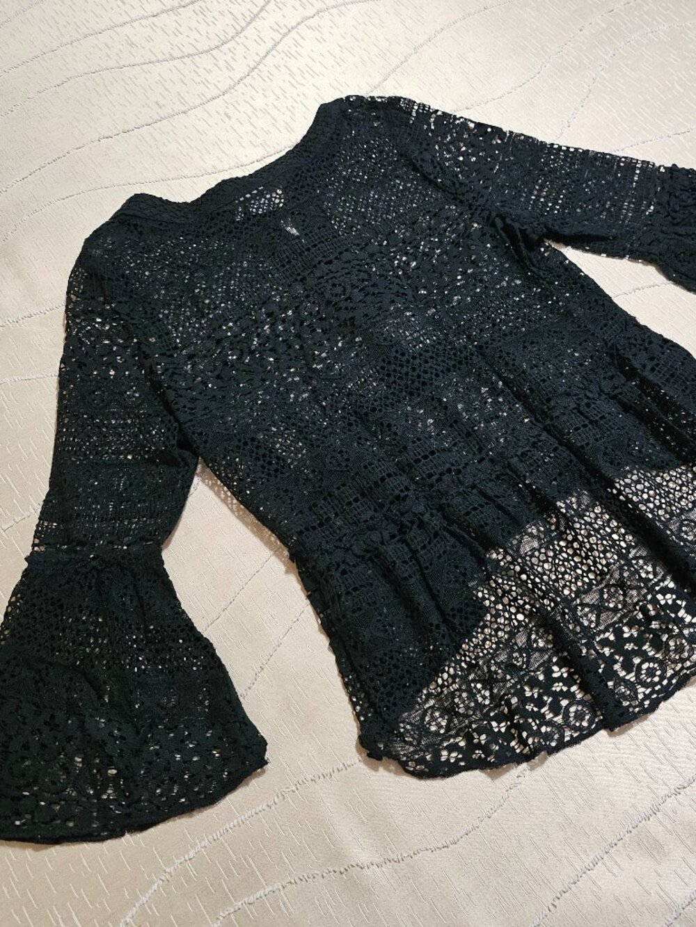 PAPER CRANE BOHO BLACK LACE UNLINED TOP/COVER-UP w/ ASYMETRICAL HEM SIZE S